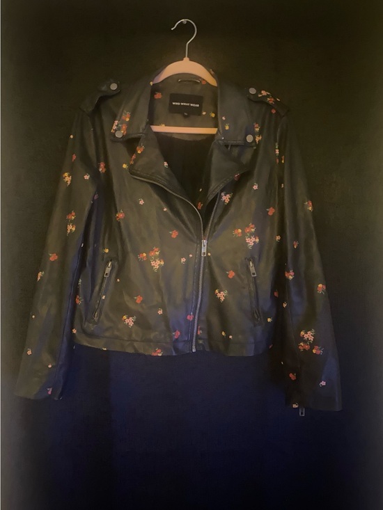 Who What Wear Jackets & Blazers - Who What Wear - Black Floral Faux-Leather Moto Jacket size medium